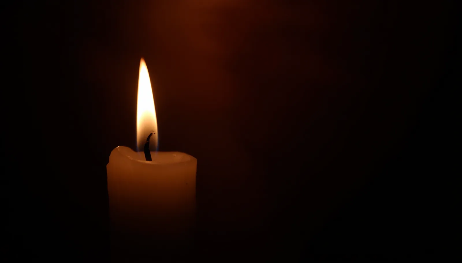 Veladora virtual encendida en la página conmemorativa